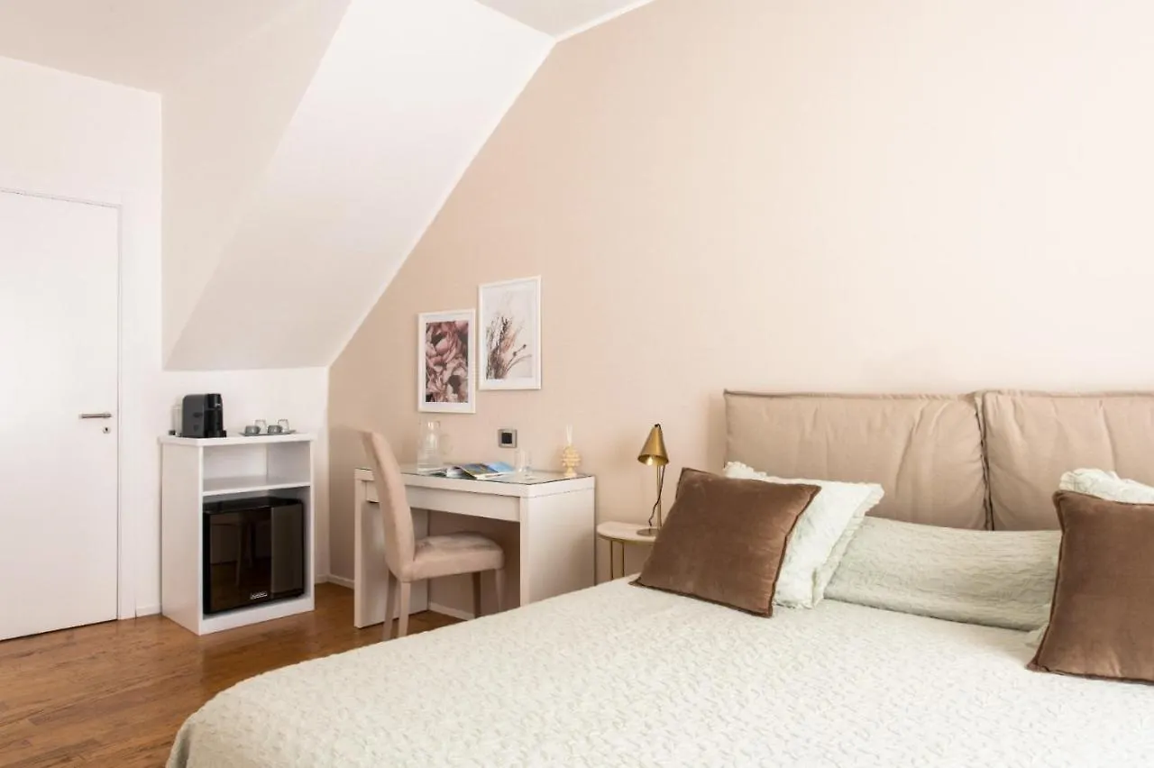 Moncada Suites & Apartments Palermo 2*,