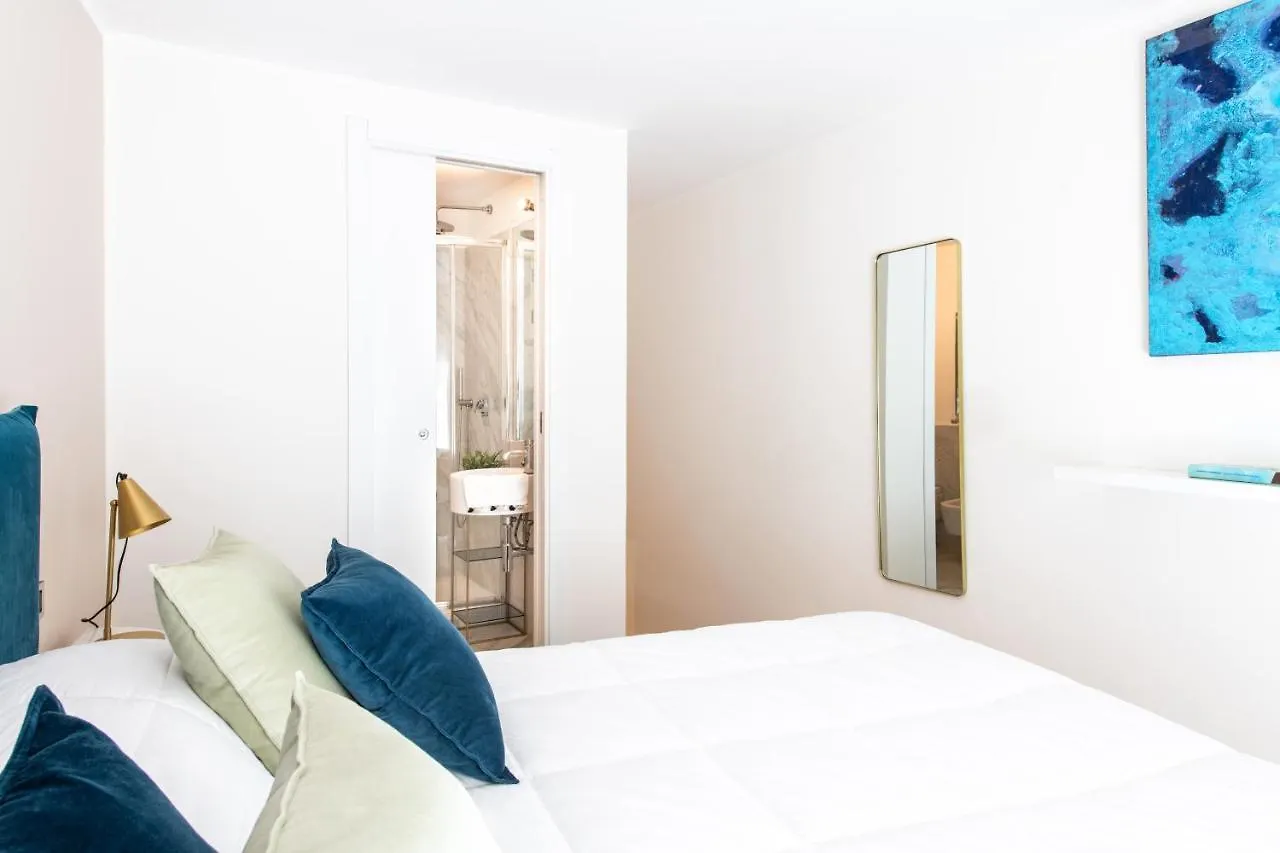 Moncada Suites & Apartments Palermo 2*,  Italy